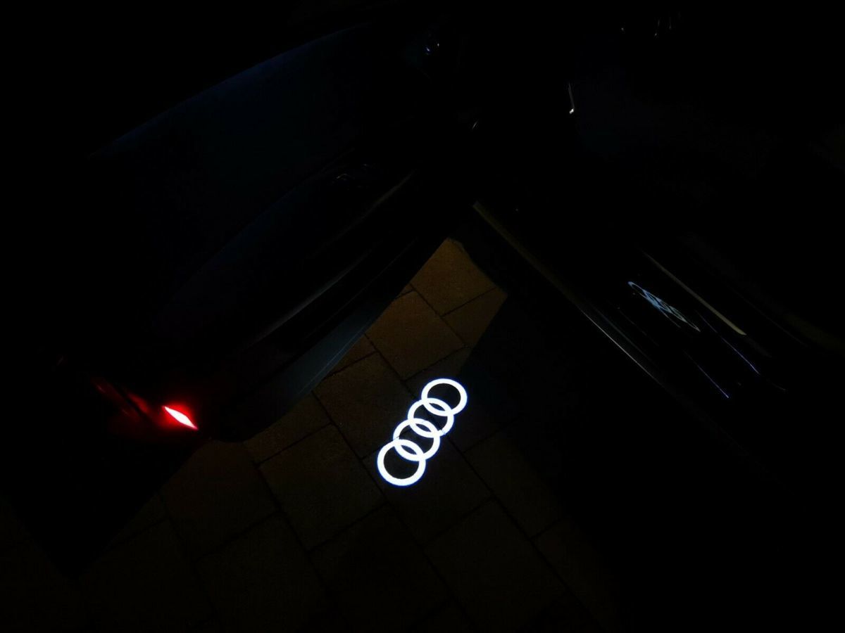 楽天市場】【 AUDI 純正 】ドア エントリー ライト 2個入り e-tron