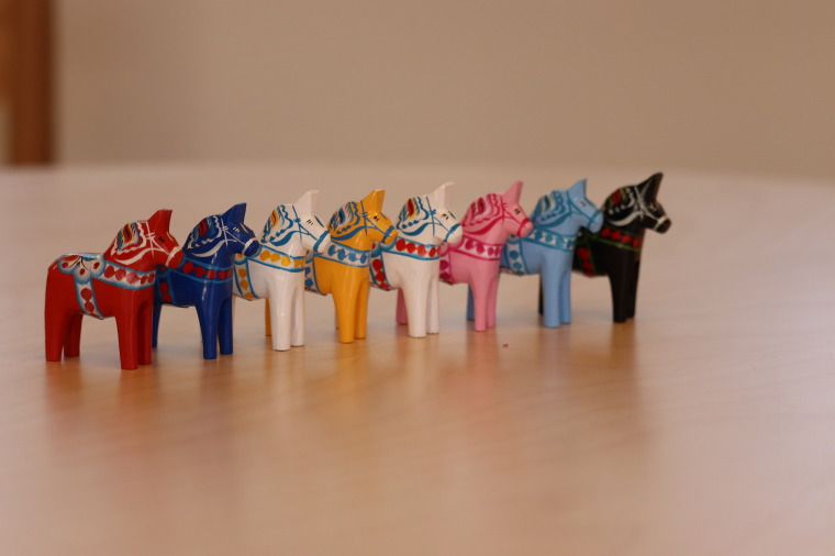 安心の定価販売 幸せを運ぶ馬 ダーラナホース ｌサイズ ２０ｃｍ スタンダードカラー ダーラヘスト さらに値下げ Carlavista Com