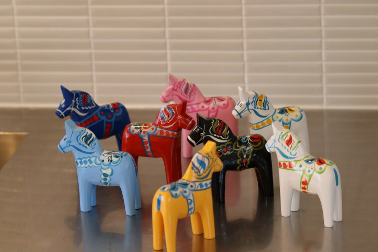 安心の定価販売 幸せを運ぶ馬 ダーラナホース ｌサイズ ２０ｃｍ スタンダードカラー ダーラヘスト さらに値下げ Carlavista Com