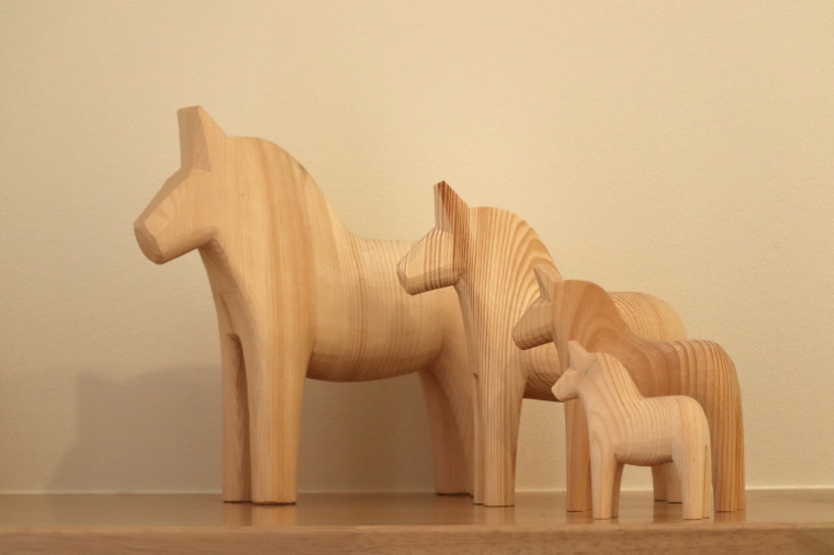 楽天市場 幸せを運ぶ馬 ダーラナホース ナチュラルシリーズ ｌサイズ ２０ｃｍ ダーラヘスト １ｓｔｄｏｇｃａｆｅ