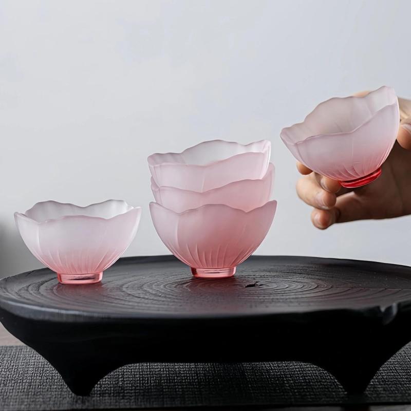 ティーカップ 桜デザイン 氷河モチーフ 水晶ガラス製 フロスト加工 すりガラス調 中国茶 日本茶 煎茶 湯呑み 茶器 モダン おしゃれ 高級感 透明感