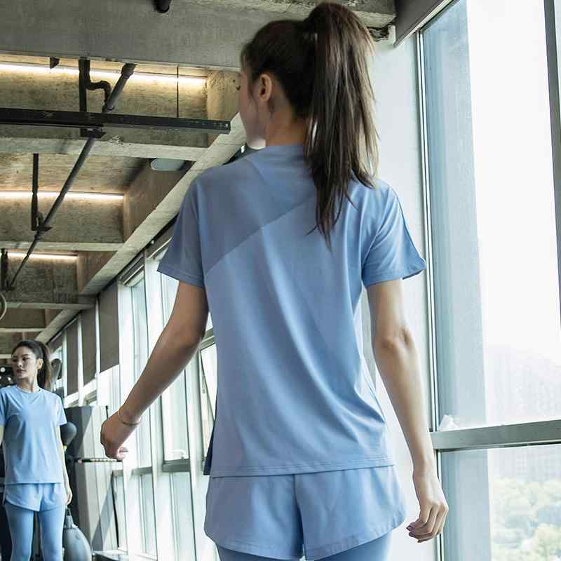 Tシャツ 女性用 ヨガ フィットネス ランニング トレーニング メッシュ 短袖 通気性 ゆったり 速乾 伸縮性 ナイロン混紡 無地 トップス 軽量 吸湿 室内外 スポーツウェア