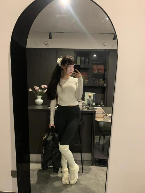 スポーツTシャツ レディース 女性用 ヨガ ランニング ジョギング トレーニング ジム ウェア 長袖 トップス スリムフィット 着痩せ 吸湿速乾 ストレッチ コットンブレンド プルオーバー カジュアル 普段使い 部屋着 インナー 春夏秋