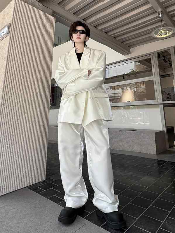 背広仕かける 厚地の外套大いさ ダブル前胸部 上衣 ドレープパンツ 2天下太平 歳月 軽商行為 御馳走用 舎密学衣料繊維混紡 アセテート衣料繊維 平領 ルーズフィット 今めかしい影ぼうし 流れ感 赤 黒 白 スーツ-スーツ・セットアップ