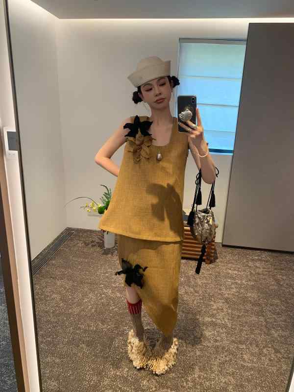 レディース 流行り物 オシャレ 外国で 今めかしい アーバン ル 頬べに 美 初秋 非公式 寄せあわせ 立体 整形 花柄 トップス 引っ切り無い スコート 背広
