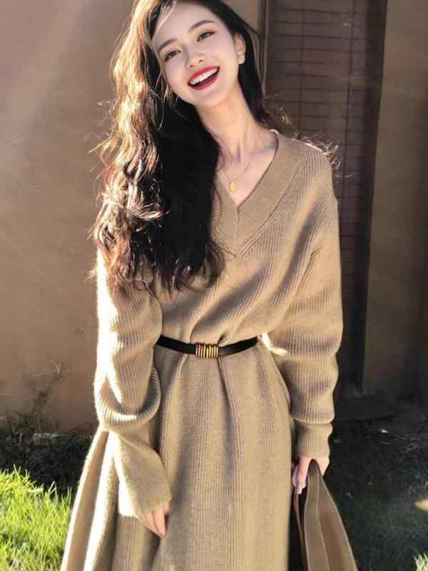 秋冬 レディース ニット ワンピース Vネック ロングドレス ペンシルスカート ルーズ フレンチ レトロ 長袖 ウエストベルト ブラウン ウール混 合成繊維 エレガント 私服 基本款 純色 切り替え ベーシック ゆったり 腰回り ワイドシルエット 名媛風