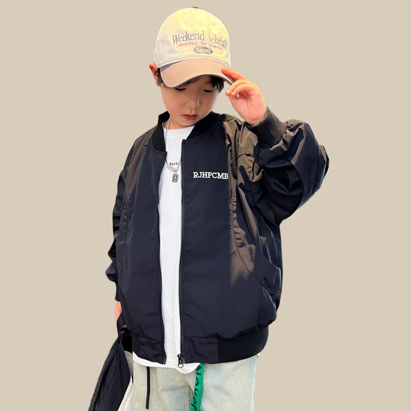 男の子用 春 ジャケット 野球風 長袖 ショート丈 通気性 中綿入り ポリエステル 韓国スタイル ストリート カジュアル 純色 白 黒