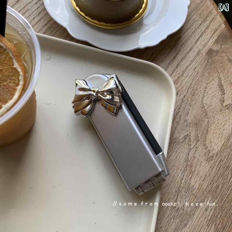 韓国　韓国雑貨　インテリア　小物 シルバーリボン ~ コンパクト ポータブル 折りたたみ 一体型 ミラー コーム エア バッグ メイクアップミラー 両用 メイクアップ タッチ アップ