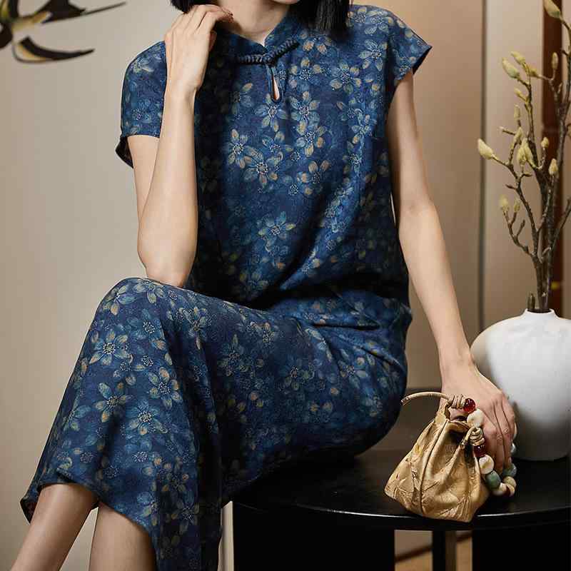 レディース 秋冬 通勤 真絹 香雲紗 植物花柄 提花織り ノースリーブ トップス ハーフスカート ベスト パンツ セット アンティークブルー ボタン ミドル丈 高級感｜shop I.D.H