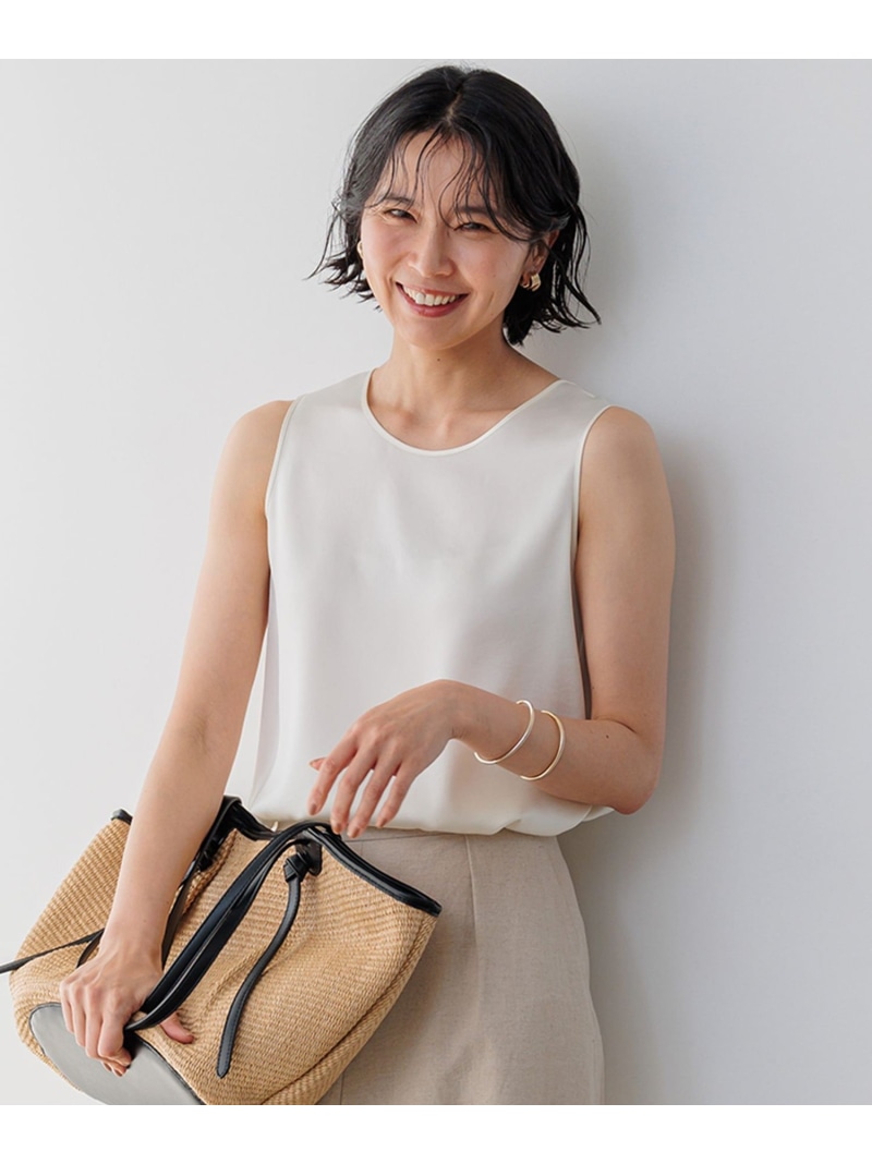 【洗える】サテン タンクトップ 23区 S ニジュウサンク トップス ノースリーブ・タンクトップ ホワイト グレー【送料無料】[ Fashion]