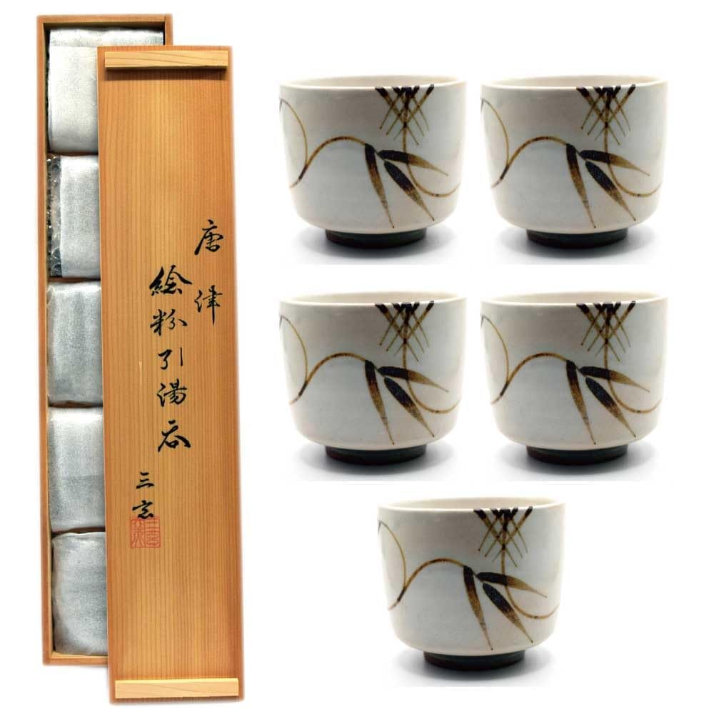 湯呑み 瀬戸もの 日本製 今めかしい 和食器 煎茶碗 急須 御前上等 唐津焼 有田焼 湯呑み仕掛ける茶道 茶道具 茶の湯 絵粉引湯呑 三玄窯 十草柄 笹つる文