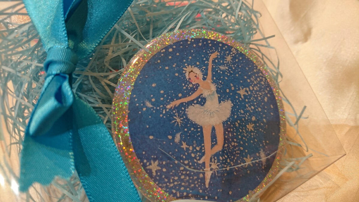 楽天市場 Mayaバレリーナイラストバレリーナ ミラー白鳥の湖 ブルーオデット バレエ雑貨 バレエ 鏡 バレリーナ雑貨 Cadeaux De Coppelia
