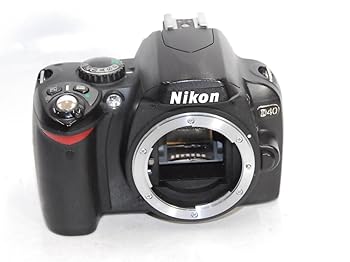 【中古】Nikon デジタル一眼二眼レフ写真機 D40 黒いこと 上半身 D40B