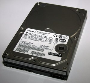 【中古】Hitachi HDT725032VLA380 320GB P/N: 0A33663 MLC: BA2075 並行輸入品