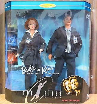 【中古】The X-Files Barbie \u0026 Ken Giftset by Fight the Future おもちゃ-その他