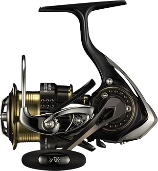 【中古】ダイワDaiwa スピニングリール 15 イグジスト 3012H 3000大きさ