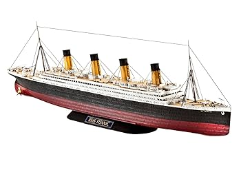 【中古】【39shop】Revell★レベル 05210 R.M.S TITANIC タイタニック 1700 並行輸入品(良い)|ドリエム店