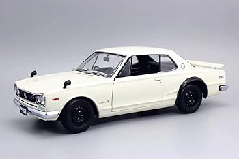 【中古】KYOSHO 118 スカイライン 2000 GT-R KPGC10 ホワイト 完成品