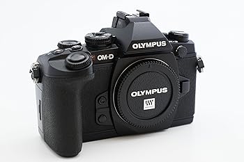 【中古】(良い)OLYMPUS ミラーレス一眼 OM-D M1 ボディ ブラック 防塵 防滴 OM-D E-M1 BODY BLK