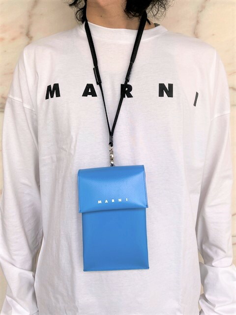 マルニ　GUMMY　ネックストラップ付　アイフォンケース　iphone14pro 楽天市場】□美品□ MARNI マルニ GUMMY iPhone14Pro対応 ネック