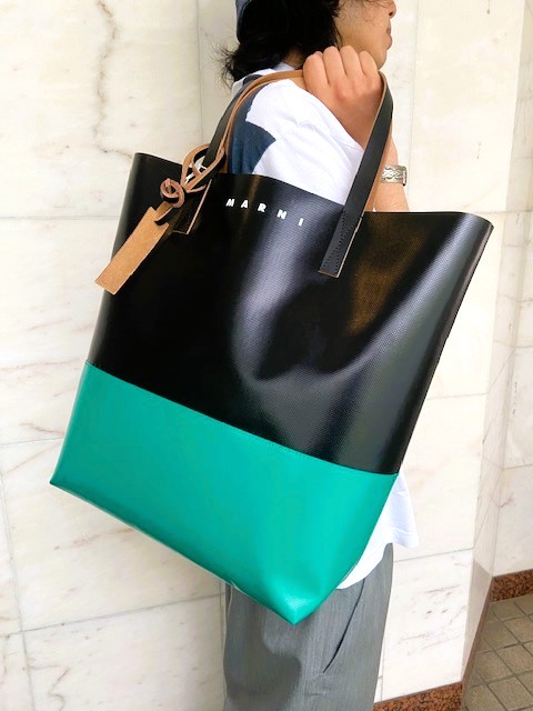 メール便に限り送料無料!! MARNI レザーハンドル トートバッグ