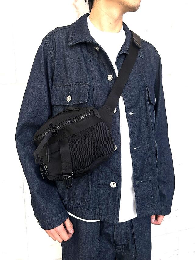 C.P.COMPANY\u003cBR\u003e(シー・ピー・カンパニー）\u003cBR\u003e【NYLON B LENS WAISTBAG】\u003cBR\u003eナイロン”B”水晶体 酉の方角御徒面子\u003cBR\u003e★BLACK★