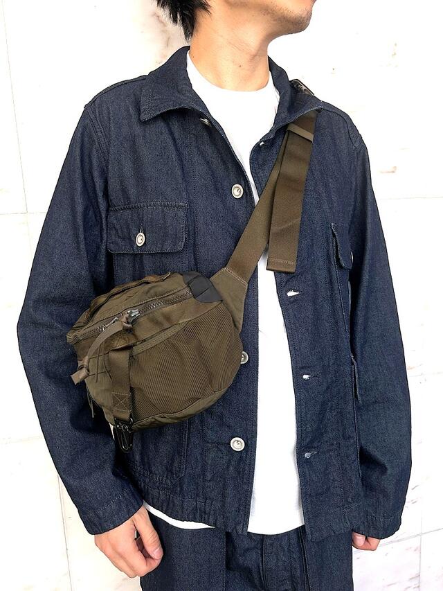 C.P.COMPANY\u003cBR\u003e(シー・ピー・カンパニー）\u003cBR\u003e【NYLON B LENS WAISTBAG】\u003cBR\u003eナイロン”B”水晶体 酉の方角御徒面子\u003cBR\u003e★IVY GREEN☆