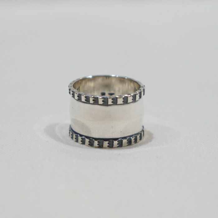fhn_ring_detail_23.jpg