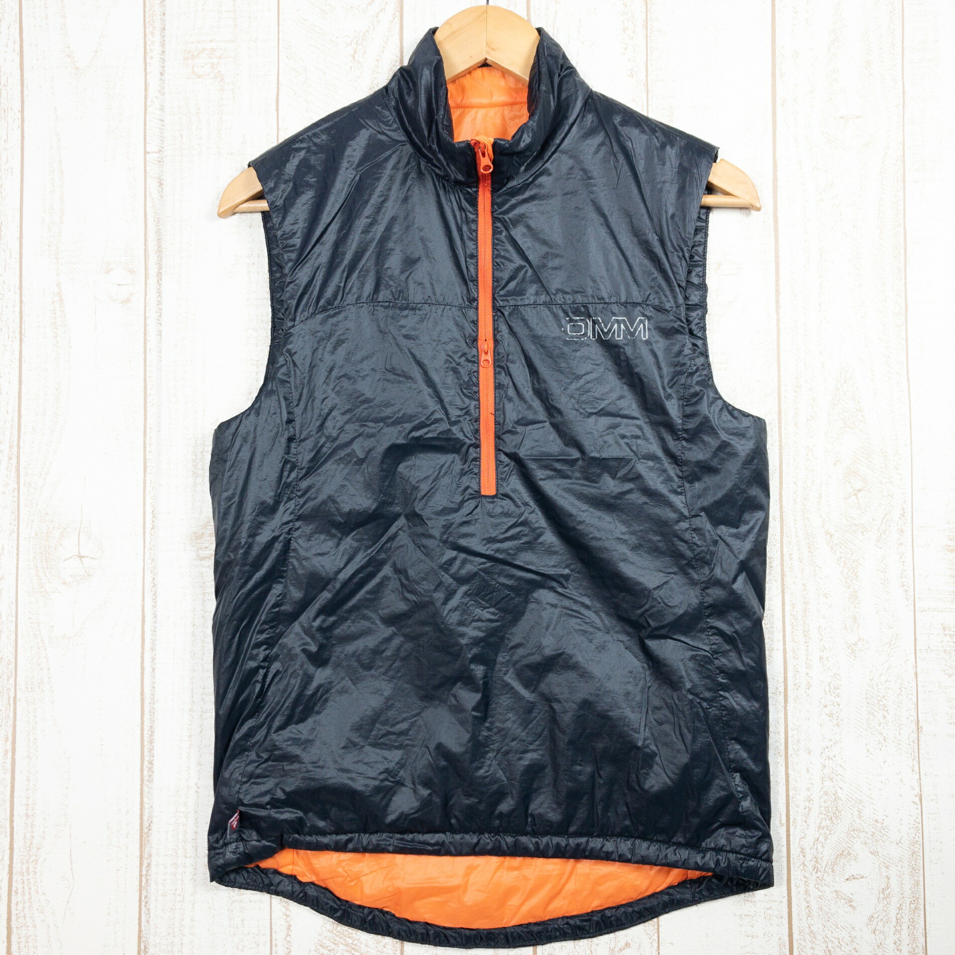 【Men's OneSize ブラック系】 Omm ( オーエムエム ) ローター ベスト Rotor Vest 化繊ダウン International Men's プリマロフト・ゴールド・インサレーション 化繊インサレーション ベスト トップス ウェア｜セカンドギア 2ndGear 店