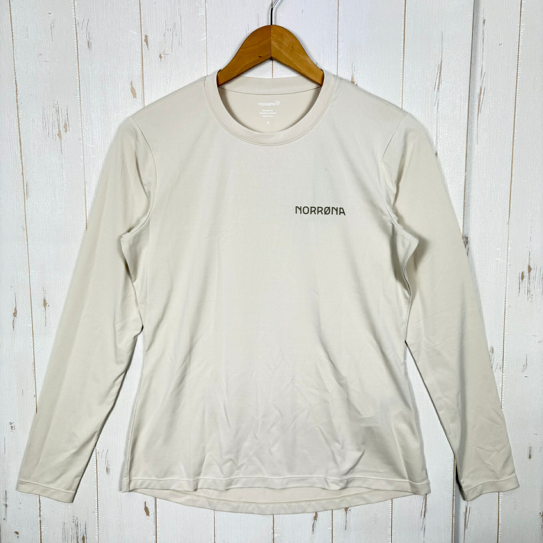 【Women\u0027s M ベージュ系】 Norrona ( ノローナ ) フェムント テック ロング衣袂 ウィメンズ Femund Tech Long Sleeve W\u0027s 2630-24 4411 OATMEAL z00056086 4411 OATMEAL 化繊 ロ