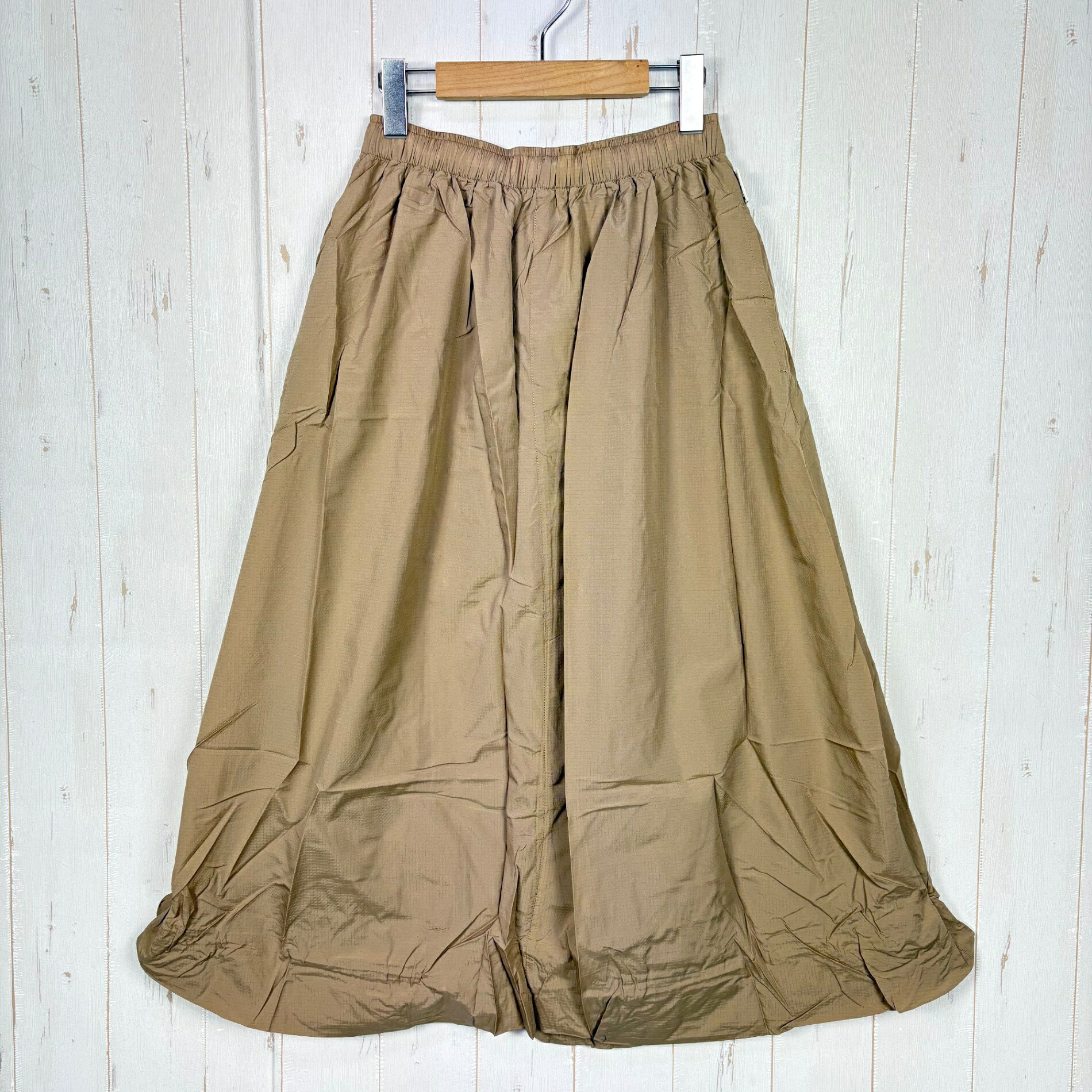 【Women\u0027s S ベージュ系】 Mountain Equipment ( 牟礼備品 ) たわい無い スコート Easy Skirt 424467 BEIGE z00056027 BEIGE スコート ボトムス お召しもの