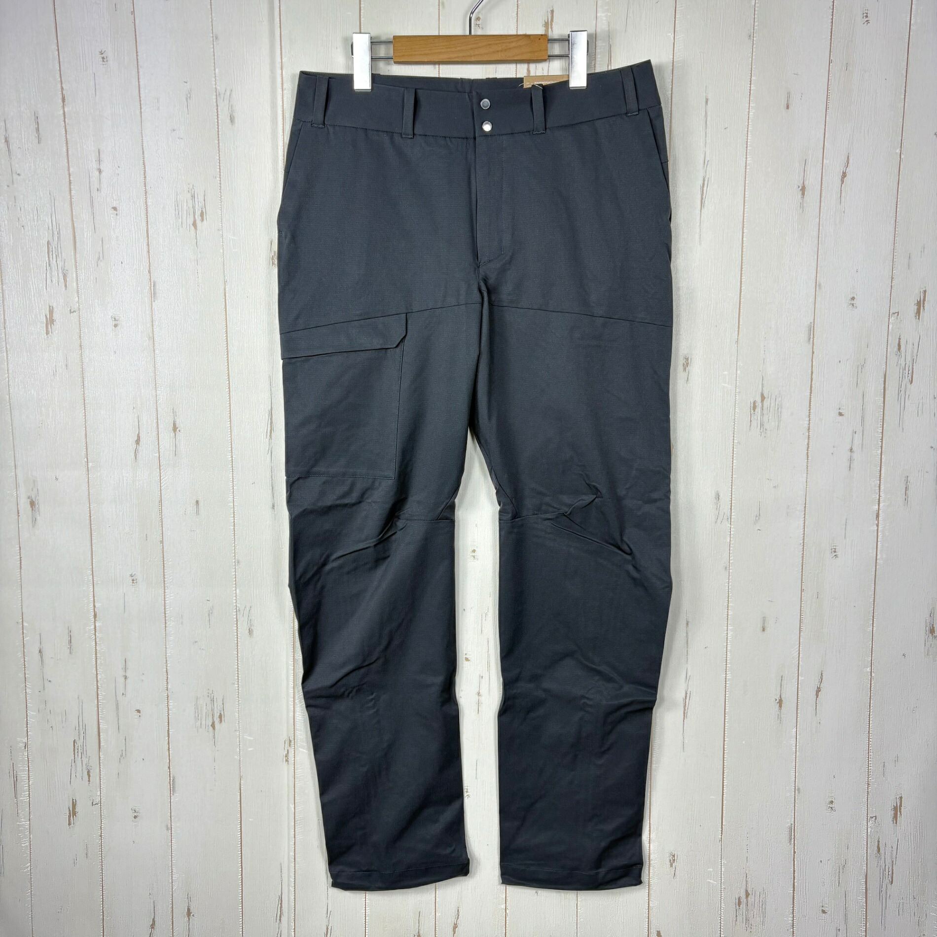 【Men's M ブラック系】 Houdini ( フーディニ ) メンズ ゴー パンツ M's Go Pants 860032 TRUE BLACK z00055934 TRUE BLACK ソフトシェル ロングパンツ ボトムス ウェア｜セカンドギア 2ndGear 店 15,955円