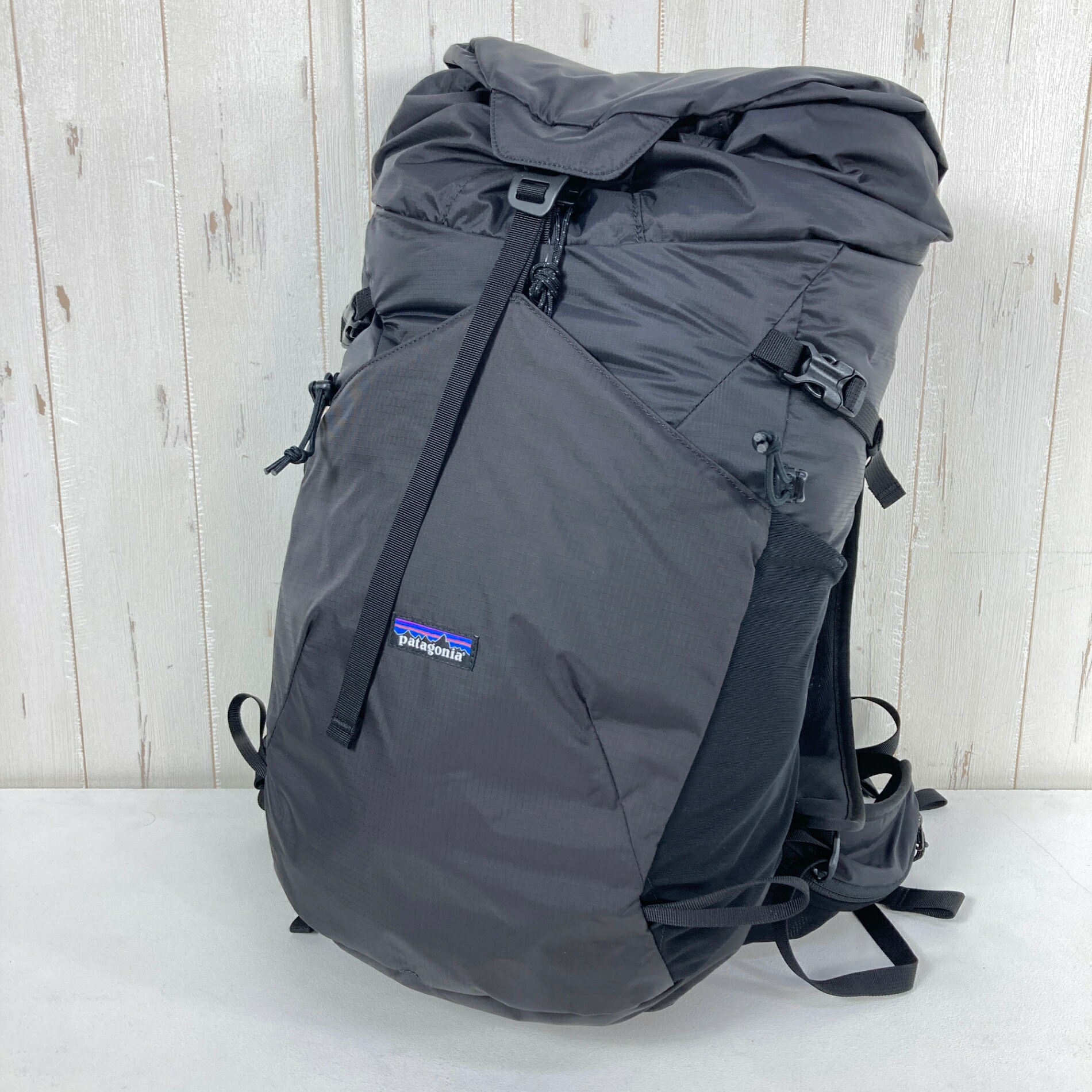 【Unisex S 黒いこと系】 2025 Patagonia ( パタゴニア ) テラヴィア 容器に並べる 28L Terravia Pack 28L ナイロン 御徒面子 記憶装置 うしろ側容器に並べる デイパック 電気容量【～29L】 z00058729  デイパック 電気容量【～29