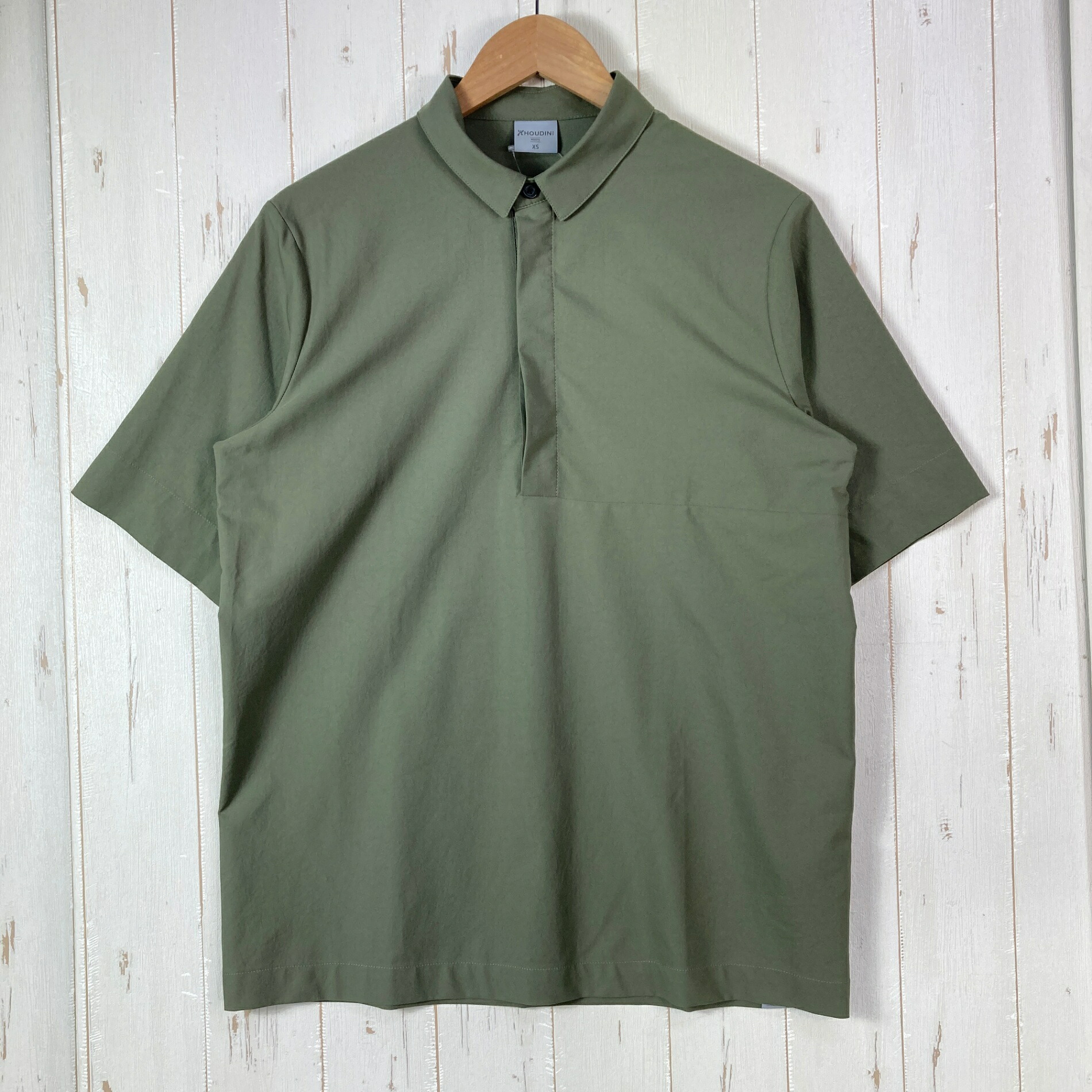 【Men's XS グリーン系】 Houdini ( フーディニ ) コスモ シャツ Cosmo Shirt ポリエステル ウェア トップス インナー シャツ ショートスリーブシャツ 化繊 z00059836 化繊 ショートスリーブシャツ インナー シャツ トップス｜セカンドギア 2ndGear 店