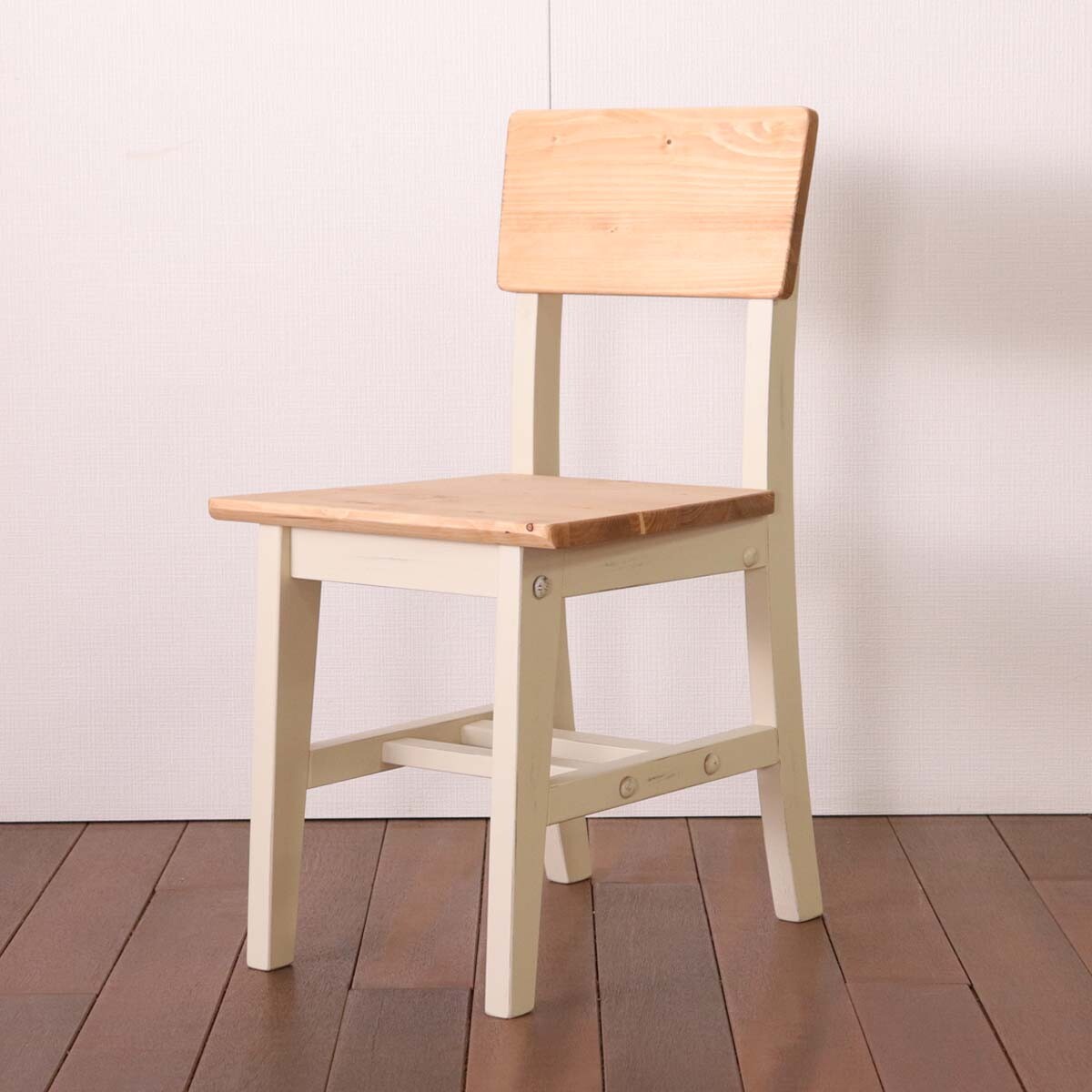 ダイニングチェア 2脚セット ホワイト(アイボリー) 完成品 ダイニングチェア単品 椅子 イス チェア おしゃれ 北欧 フレンチ カントリー かわいい シンプル 木製 天然木 チェスター 食卓椅子 食卓チェア 女の子 一人暮らし 無垢材 木目 2脚組|ナイススタイル