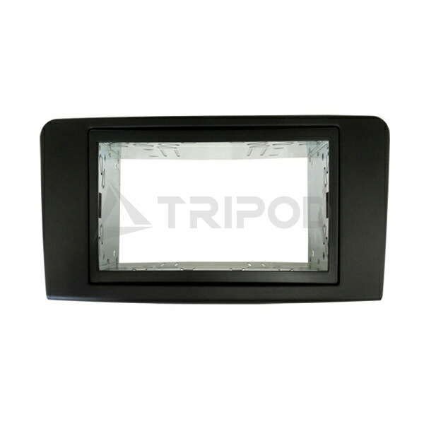 AVC164BKS ベンツ Mクラス（W164）後期 HDDナビ付車 ブラックパネル 2DIN取付KIT （SDスロット付）