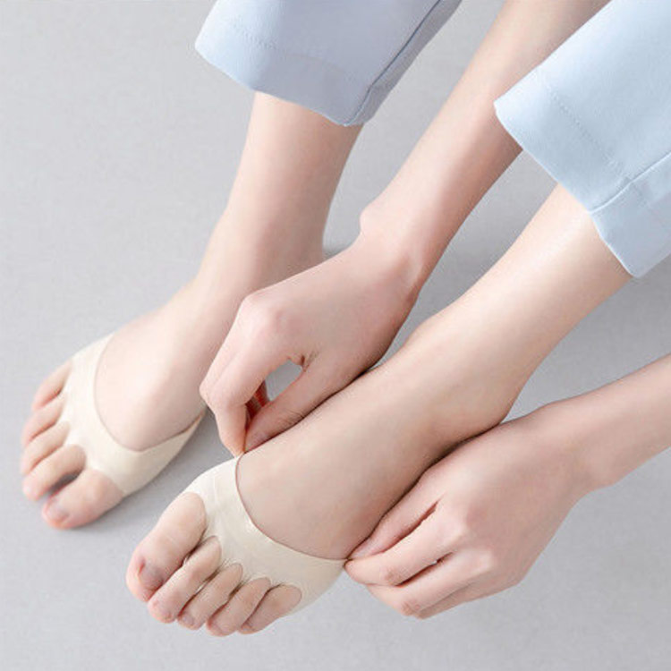 良質 4足セット 外反母趾 サポーター 矯正 対策 靴 おしゃれ パンプス 靴下 サンダル 足裏保護パッド 足裏クッション 足裏サポート 美足 衝撃吸収 足裏のマメ 魚の目 タコ 男女兼用 スリッパ 挟む フィットパッド 保護 予防 ソックス レディース 足指矯正 送料無料