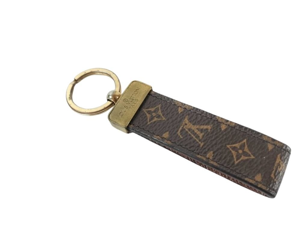 LOUIS VUITTON ルイヴィトン キーホルダー ポルト クレ ドラゴンヌ M65221 ブラウン系 モノグラム メンズ【本物保証】【中古】｜3R boutique