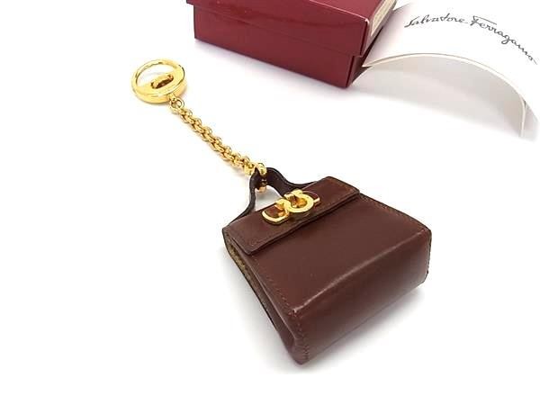 Salvatore Ferragamo フェラガモ キーホルダー ガンチーニ バッグモチーフ 22 5641 ブラウン系 カーフレザー レディース ゴールド金具 バッグチャーム 美品【本物保証】【中古】|3R boutique