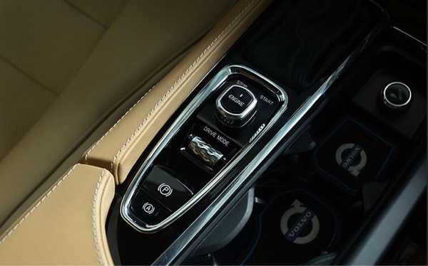 ボルボ xc90 コンソール サイドブレーキ 発動機乗りかかる ダイアログボックス うつり変わり 一こま クローム 押しかぶせる