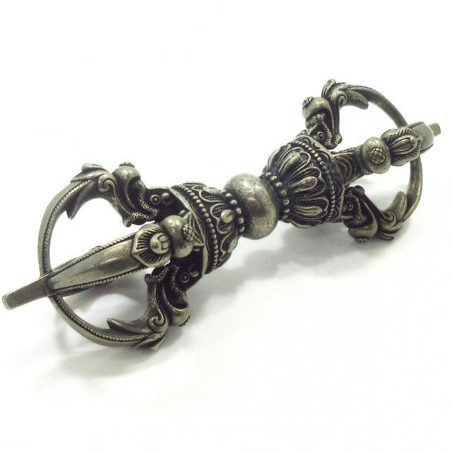 楽天市場】金剛杵 九鈷杵 ドルジェ バジュラ 長さ約16cm 真鍮