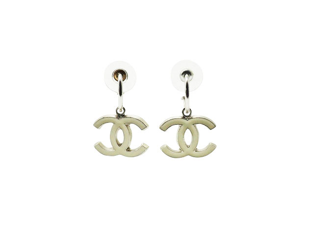 【エレガントな耳元に♪】CHANEL ループピアス ゴージャスな耳元に♪》 CHANEL フープ ピアス (CHANEL/ピアス