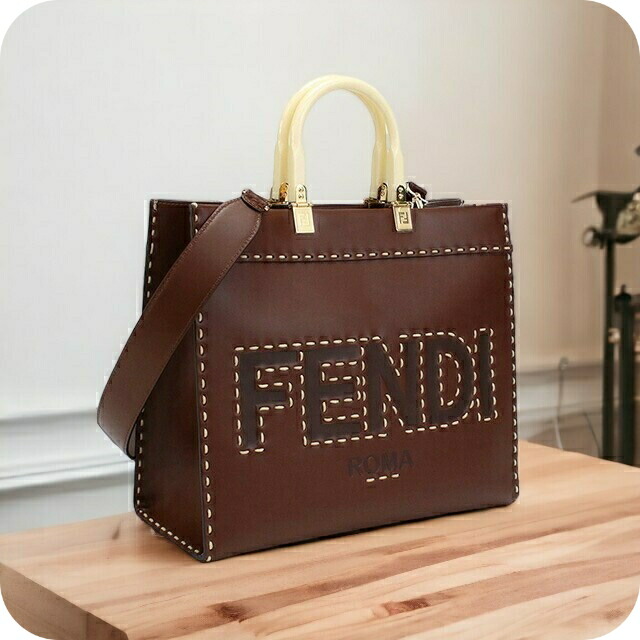 Fendi ハンドバッグ フェンディ ハンドバッグ ミニ ピーカブー セレリア レザー