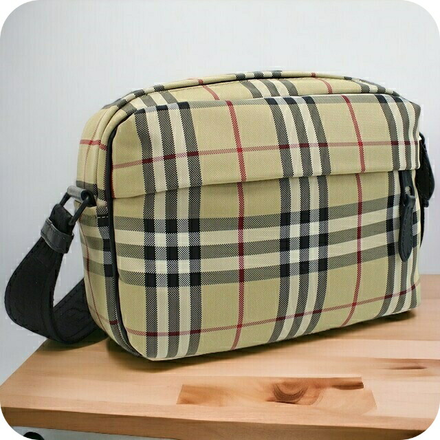 美品 BURBERRY 本革 ホースロゴ サコッシュ ショルダーバッグ 関税負担なし◇Burberry◇ホースシュー クロスボディバッグ