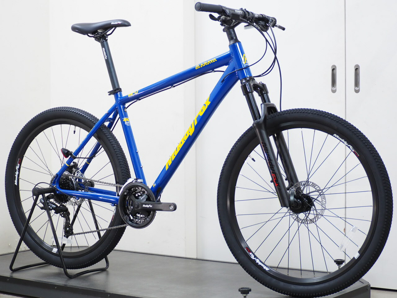 新車　送込　アラヤMFX 　油圧ブレーキ　身長160-175cm　定価8.1万 ARAYA ( アラヤ ) クロスバイク MUDDY FOX XROSS ( マディ