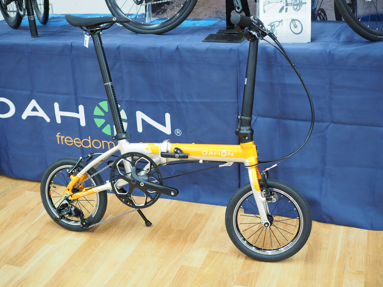 折りたたみ自転車　DAHON DoVe plus  ダホン　2022年モデル DAHON（ダホン）2023年モデル DOVE PLUS （ダヴプラス）