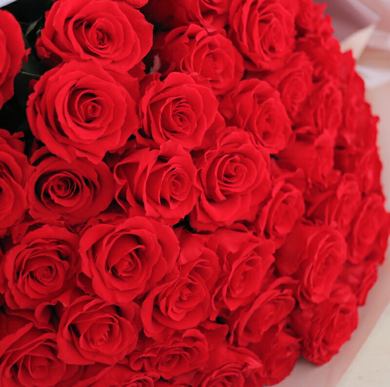 枯れない 高級 誕生日 豪華すぎる赤バラの花束 一度は贈りたい プリザーブドフラワー 花ギフト 造花 感動 感謝 長持ち プリザーブドフラワー 花束 60本 赤バラ 手間いらず リッチ プレゼント 必ず喜ばれる 情熱的 おしゃれ 泣く 豪華 枯れない花 大輪プリザーブド