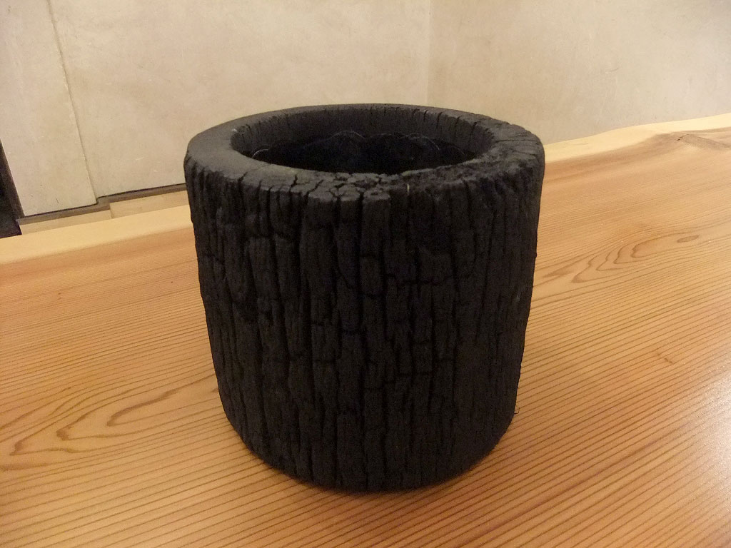 楽天市場 炭インテリア 穴あき炭 炭の鉢 ポット 炭鉢 菊炭 炭花壇 炭専門店 オガ炭 備長炭 七輪 薪