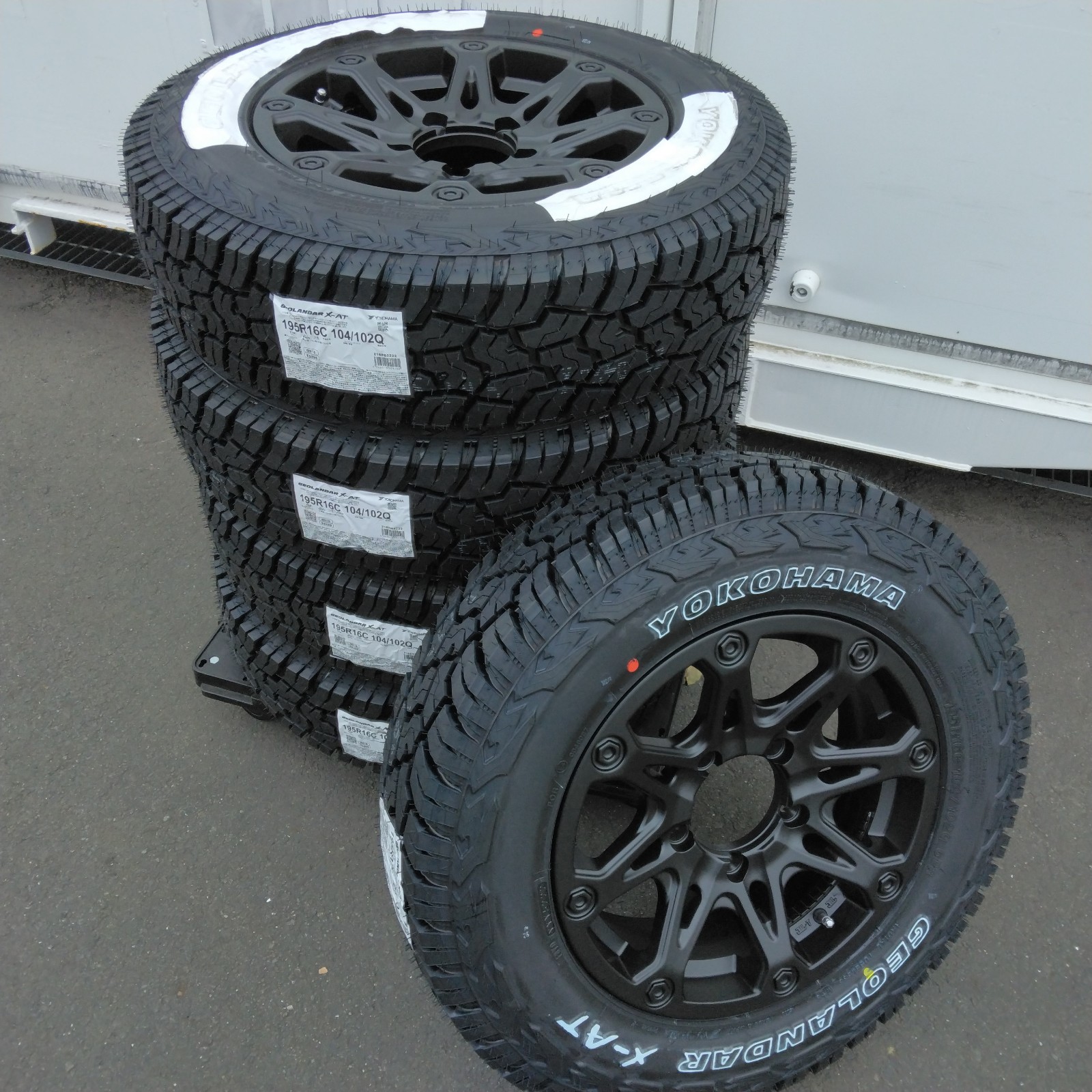 新品 ジムニー タイヤホイールセット 195R16 ヨコハマタイヤ ジオランダーX-AT 16インチ BDX08 マットブラック｜Auto Craft WAT