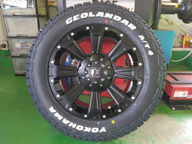 新品 4本 ハイエース 200系 車検対応 タイヤホイールセット YOKOHAMA GEOLANDAR AT4 215/65R16 ホワイトレター 16インチ LEXXEL DeathRock